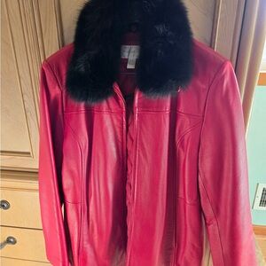 Elegant Red Leather Jacket with Black Fur Collar